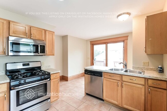 Building Photo - 1375 Lafond Ave