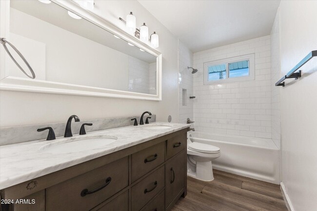 Building Photo - 1921 E Laguna Dr