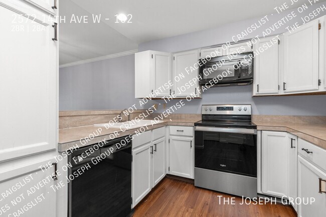 Building Photo - 2572 14th Ave W