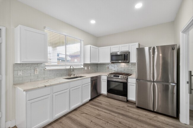 Building Photo - 918 Ivycroft Ln