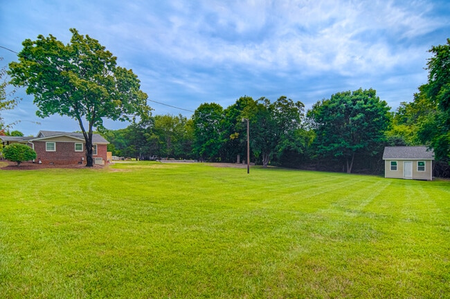 Building Photo - 8603 Haw River Rd