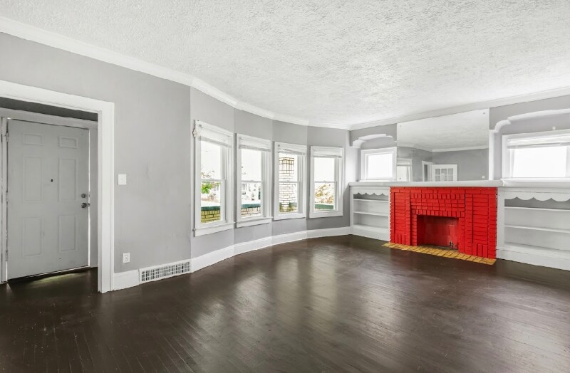 Building Photo - 3657 E 151st St