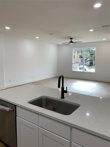 Building Photo - 9471 Timberleaf Dr