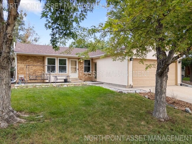 Building Photo - Charming 5BR  3BA w/ Attached Garage in Centennial! Owner is offering 50% off one month's rent!