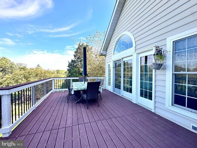 Building Photo - 25593 Creek Run Terrace
