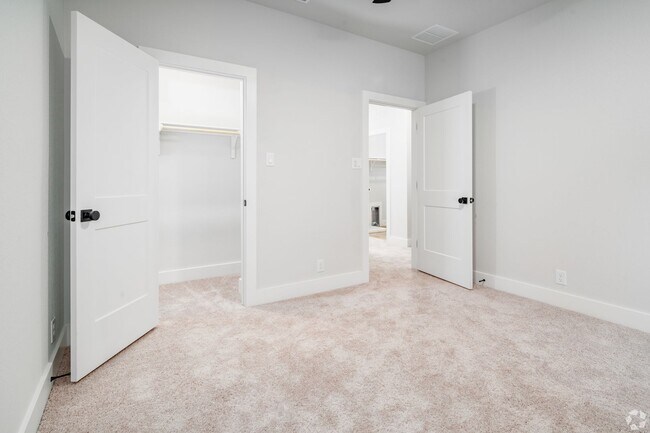 Building Photo - Luxury Townhome for Rent!!! The Florence Floor Plan! JULY SPECIAL! ? Get 2 Weeks FREE Rent when y...