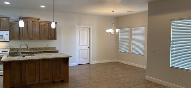 Building Photo - Spacious 3 Bedroom Home in Little Valley