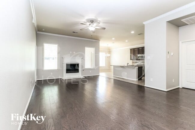Building Photo - 907 River Crossing Dr