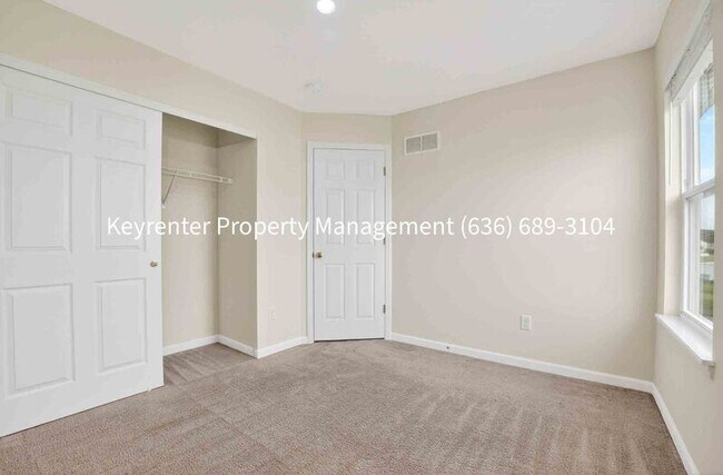 Building Photo - 229 Charlestowne Place Dr