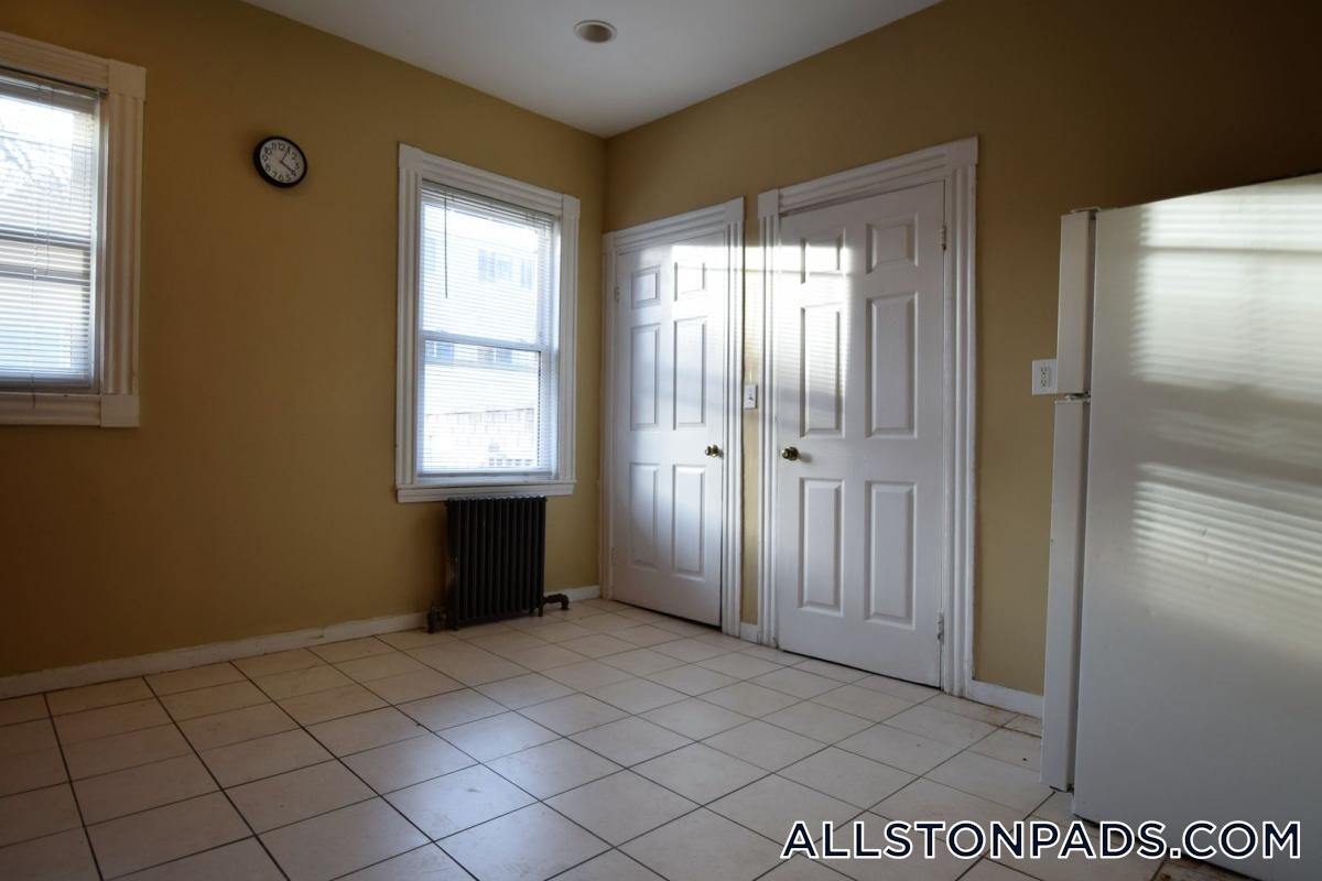 Building Photo - 6 Haskell St