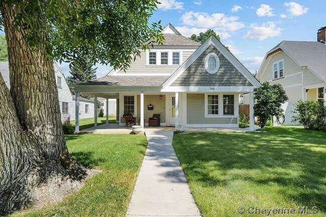 Primary Photo - Charming Three Bedroom Home!