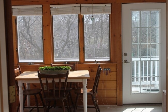 Building Photo - 112 Cottage St