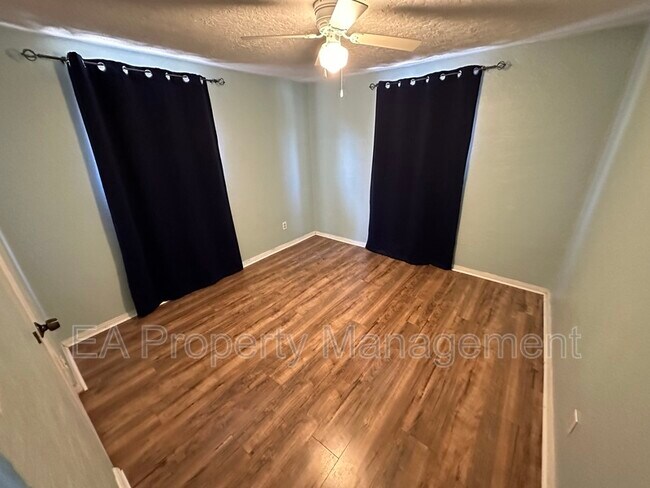 Building Photo - 3524 Cuervo Dr NE