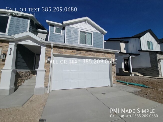 Building Photo - Brand New End Unit!! Open Floor Plan 3 Bed...