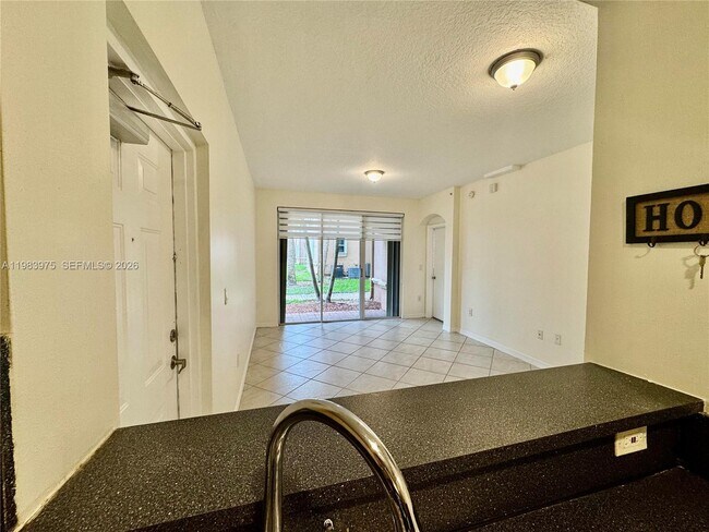 Building Photo - 6520 NW 114th Ave