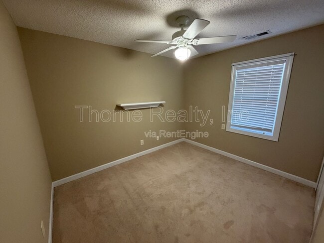 Building Photo - 133 Juniper Ct