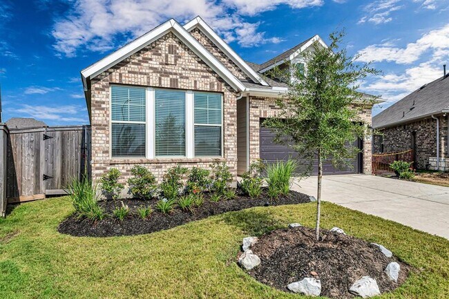 Building Photo - 2410 Blazing Star Dr