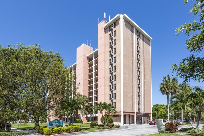 Primary Photo - Bonair Towers