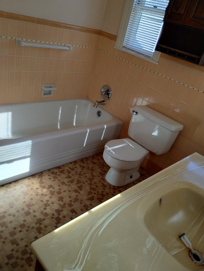 Building Photo - 1240 McKendrie St