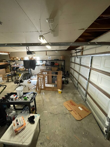 Building Photo - 3892 E 200 Rd N