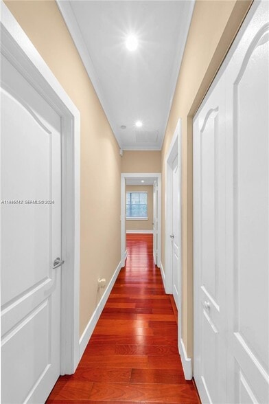 Building Photo - 2829 Coconut Ave