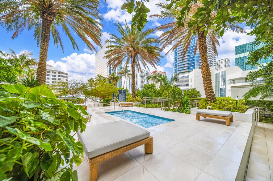 Building Photo - 951 Brickell Ave