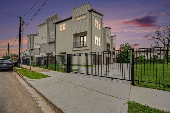 Building Photo - 115 Milby St