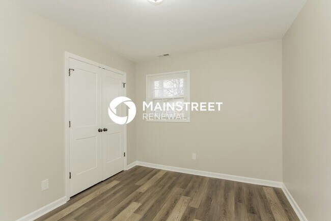 Building Photo - 2 Bedroom Pet-Friendly Home in CHARLOTTE, ...