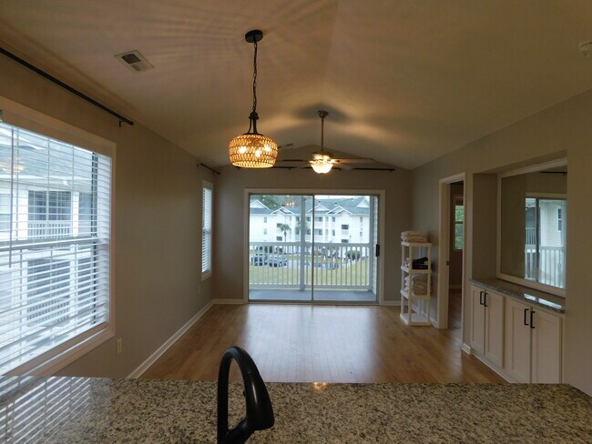 Building Photo - 517 White River Dr