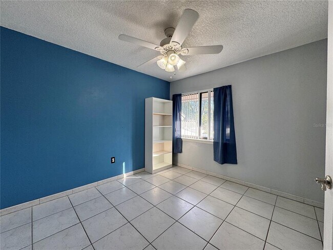 Building Photo - 120 Olive Tree Cir