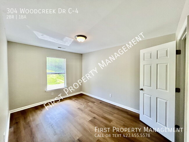 Building Photo - 304 Woodcreek Dr C