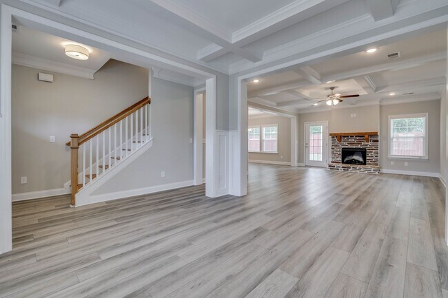 Building Photo - COMING SOON!  Comfort AND sophistication in Martinez, GA