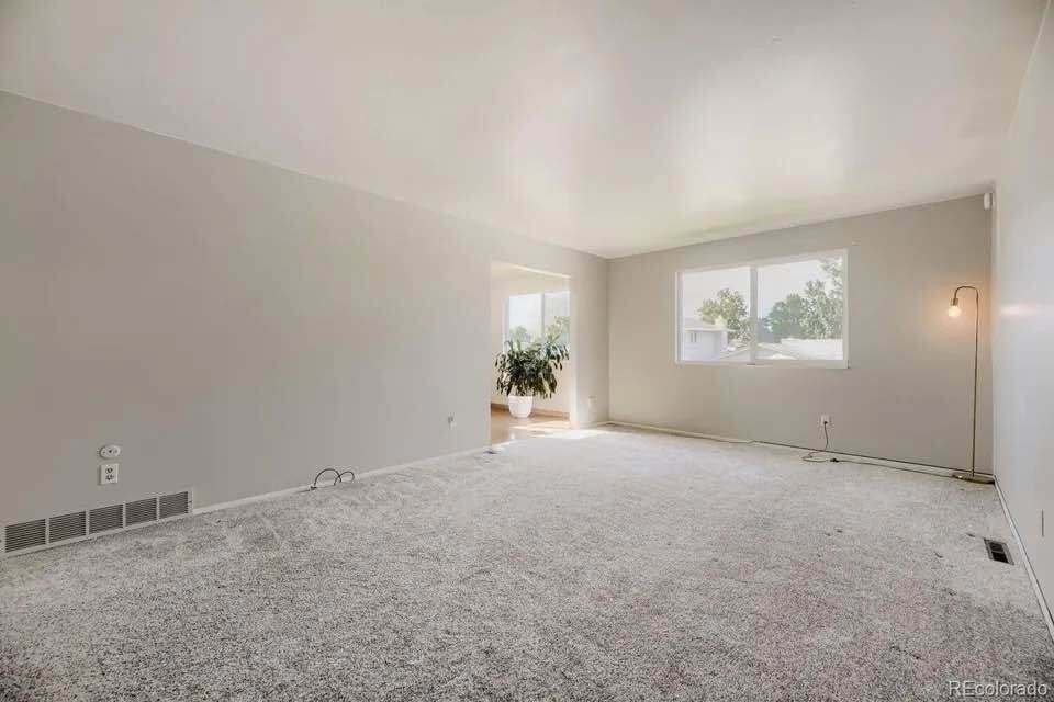 Building Photo - 7056 W Rowland Ave