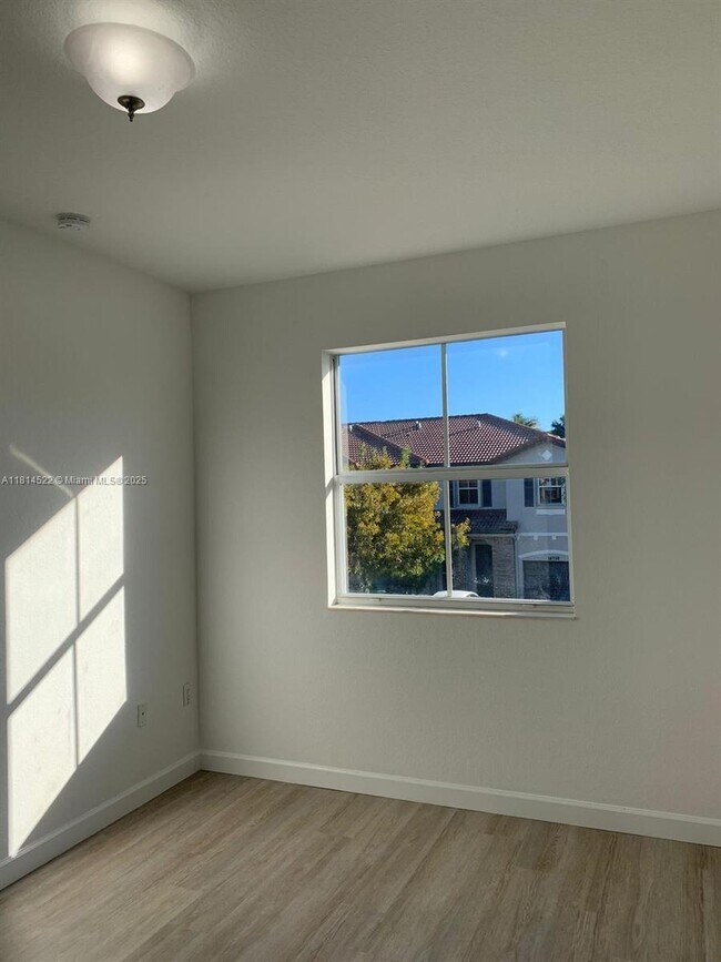 Building Photo - 14761 SW 25th St