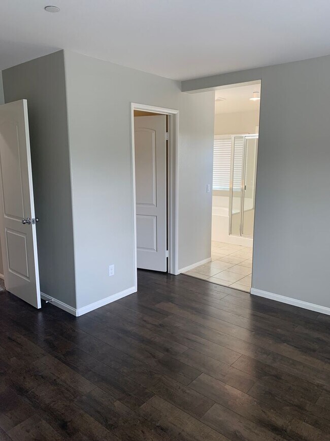 Building Photo - 3 Bedroom Condo for Rent in Murrieta