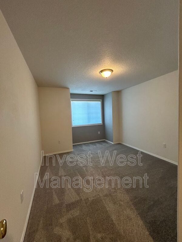 Building Photo - 4015 SE 170th Ct