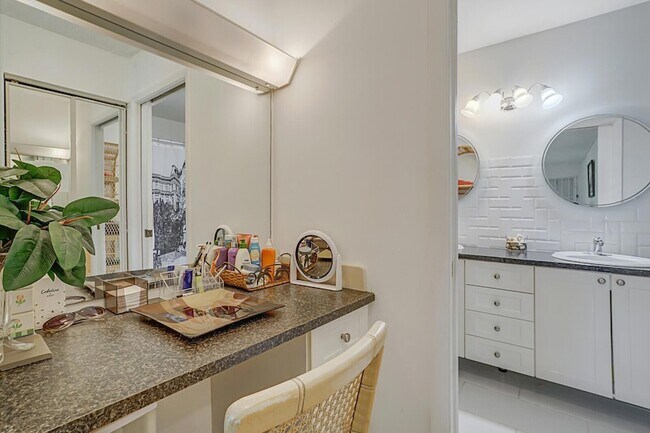 Building Photo - 1317 High Point Way SE