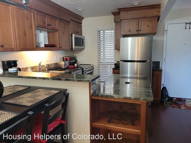 Building Photo - 2 br, 2 bath House - 625 Manhattan Place #208