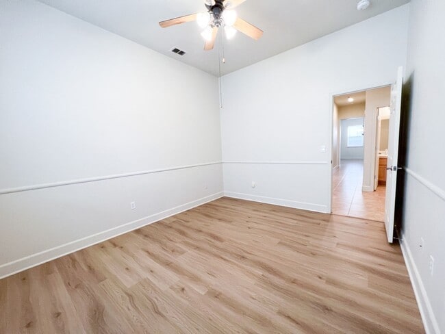 Building Photo - 1808 Spokane Rd