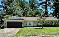 Building Photo - 414 Newcomb Cove