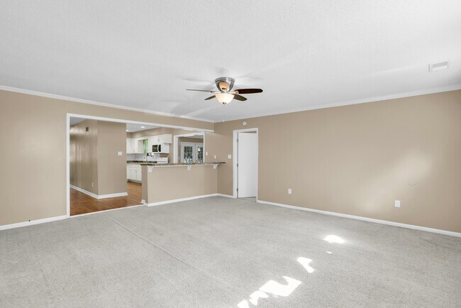 Building Photo - 2222 Bacon Park Dr