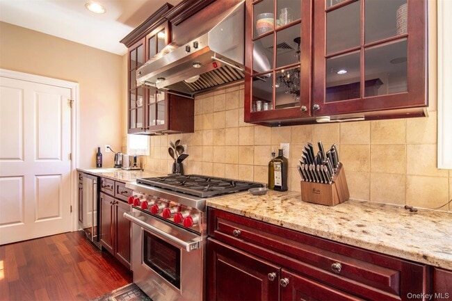 Building Photo - 9 Stony Gate Oval