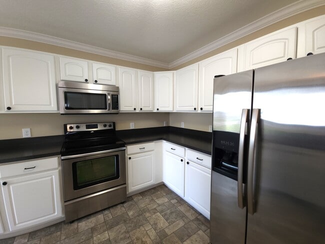 Building Photo - 9301 Cliff Springs Trail