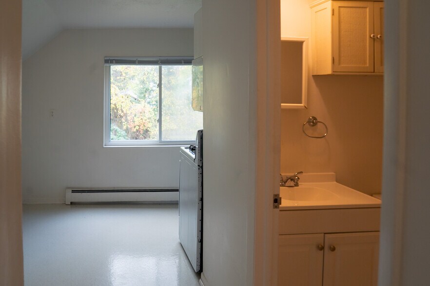 Building Photo - 603 Gott St