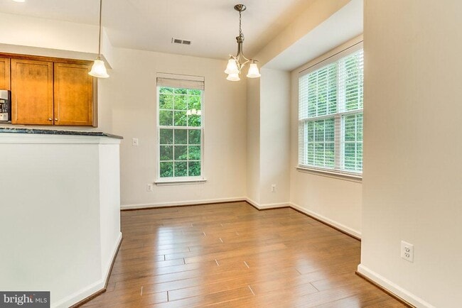 Building Photo - 45770 Winding Branch Terrace