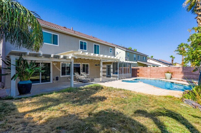 Building Photo - West Vegas Pool Home With First Floor Bed ...