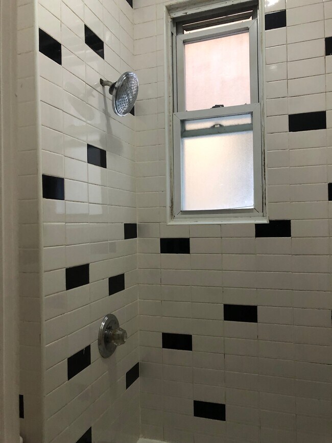 Building Photo - 455 Seneca Ave