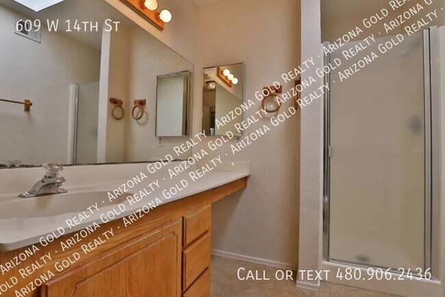 Building Photo - Tempe Los Prados