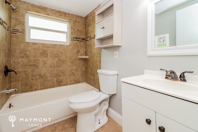 Building Photo - 7206 Rhinebeck Dr
