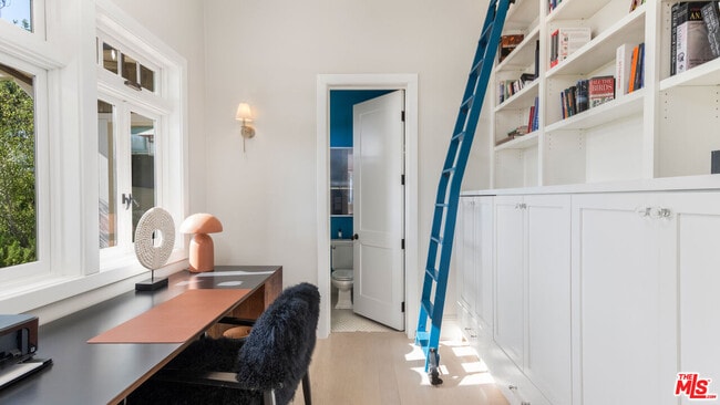 Building Photo - 6815 Dume Dr